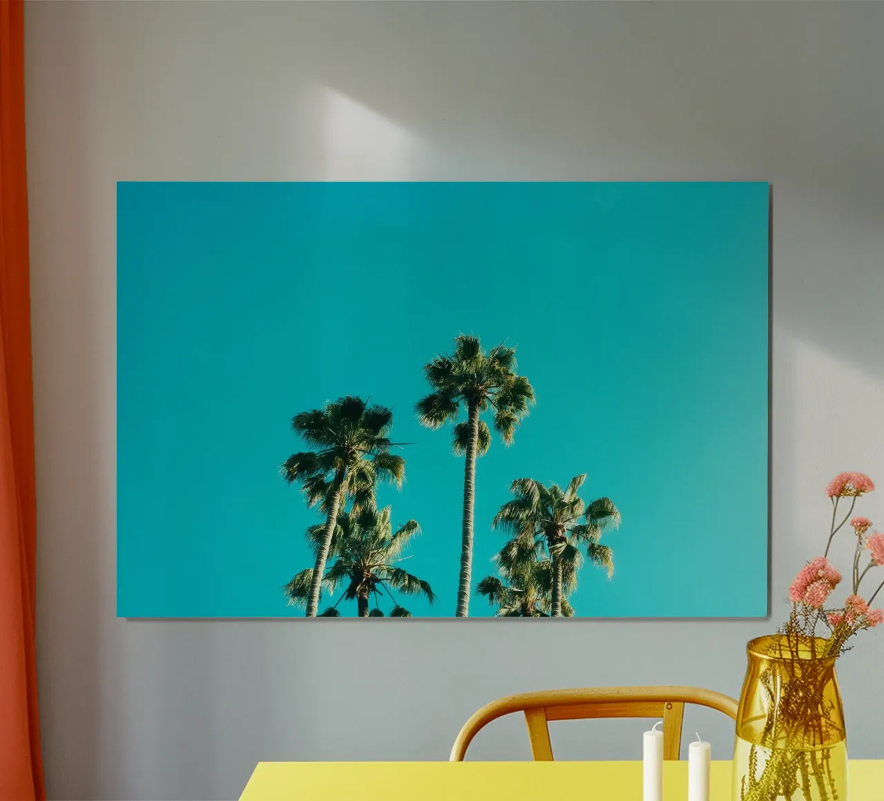 palme cielo poster con telaio in legno da Earthly Visions
