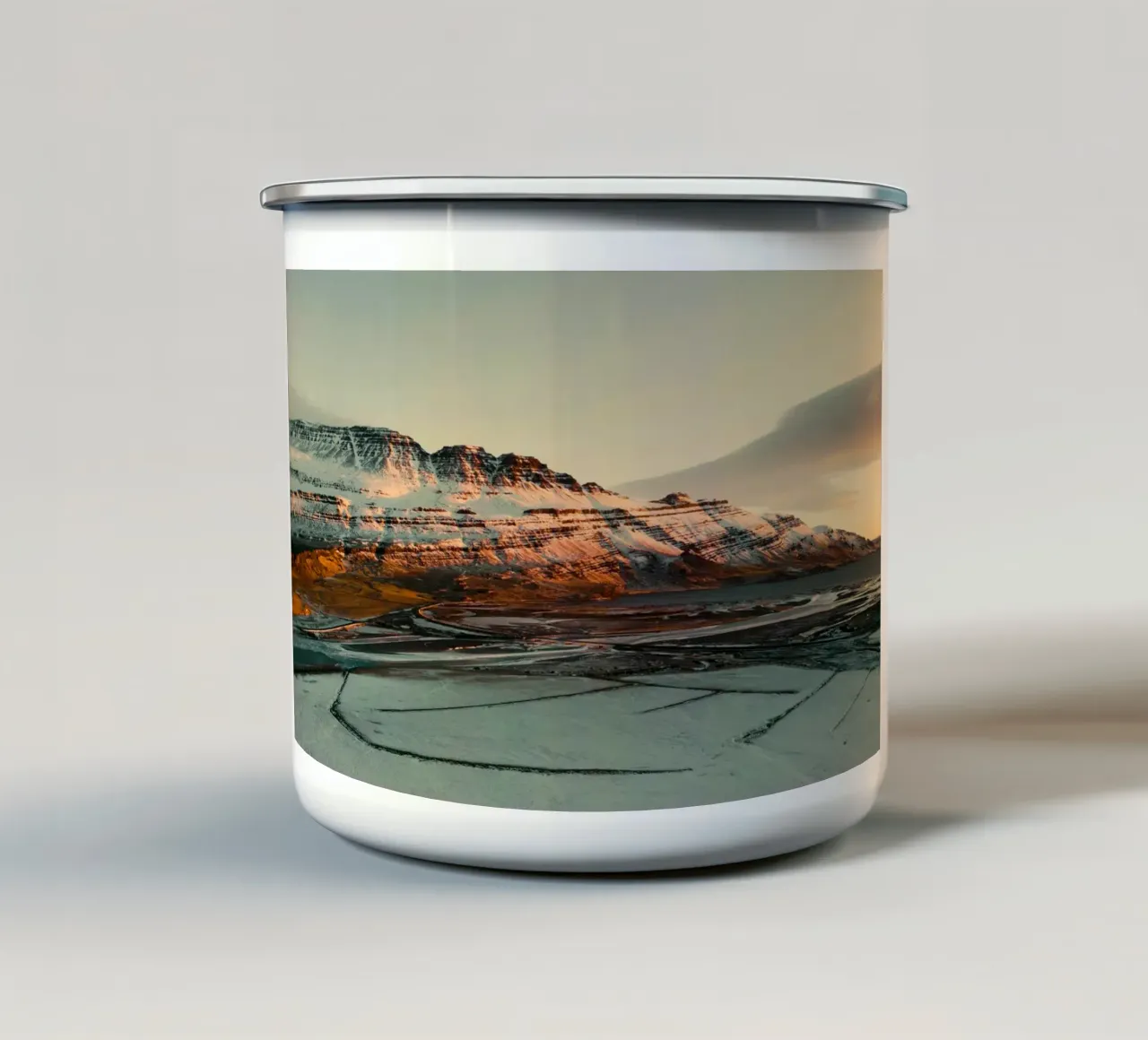 montagne neve tazza in smalto da Earthly Visions