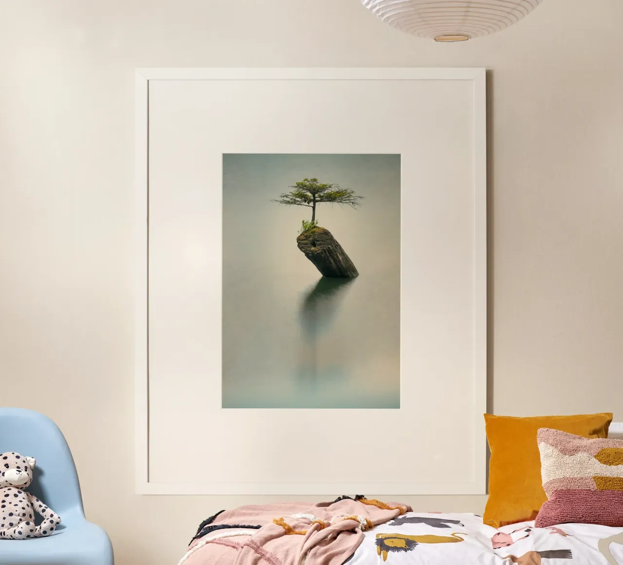 roccia dell'albero poster con telaio in alluminio da Earthly Visions