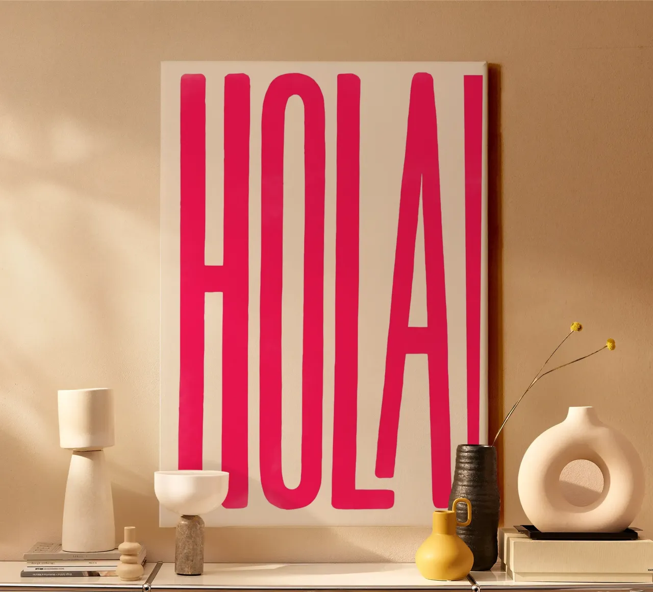 Hola Typography tela con Cornice a cassetta da Attaboy Dsgn