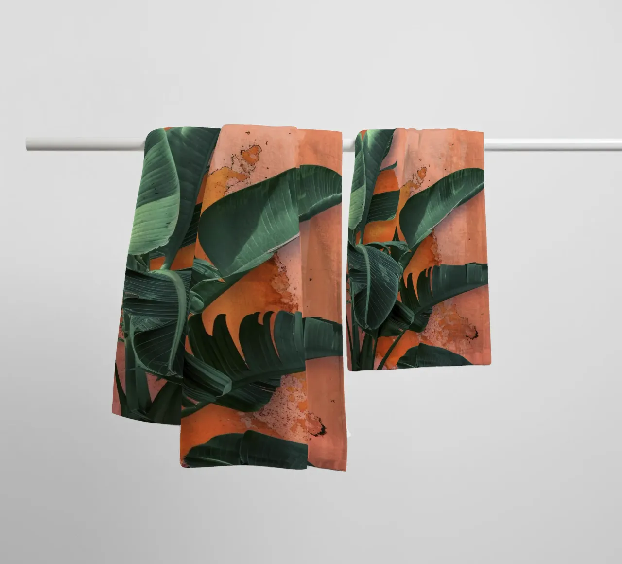 Backyard Palms asciugamano da bagno da treechild