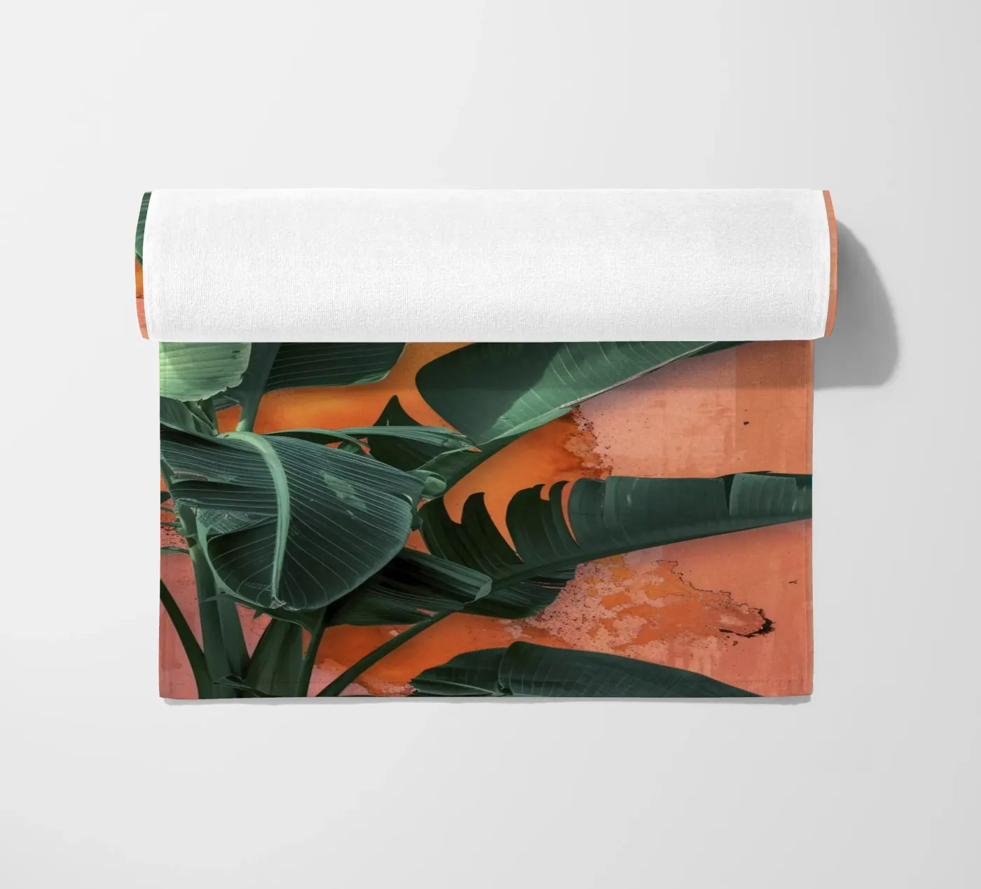 Backyard Palms Strandtuch von treechild