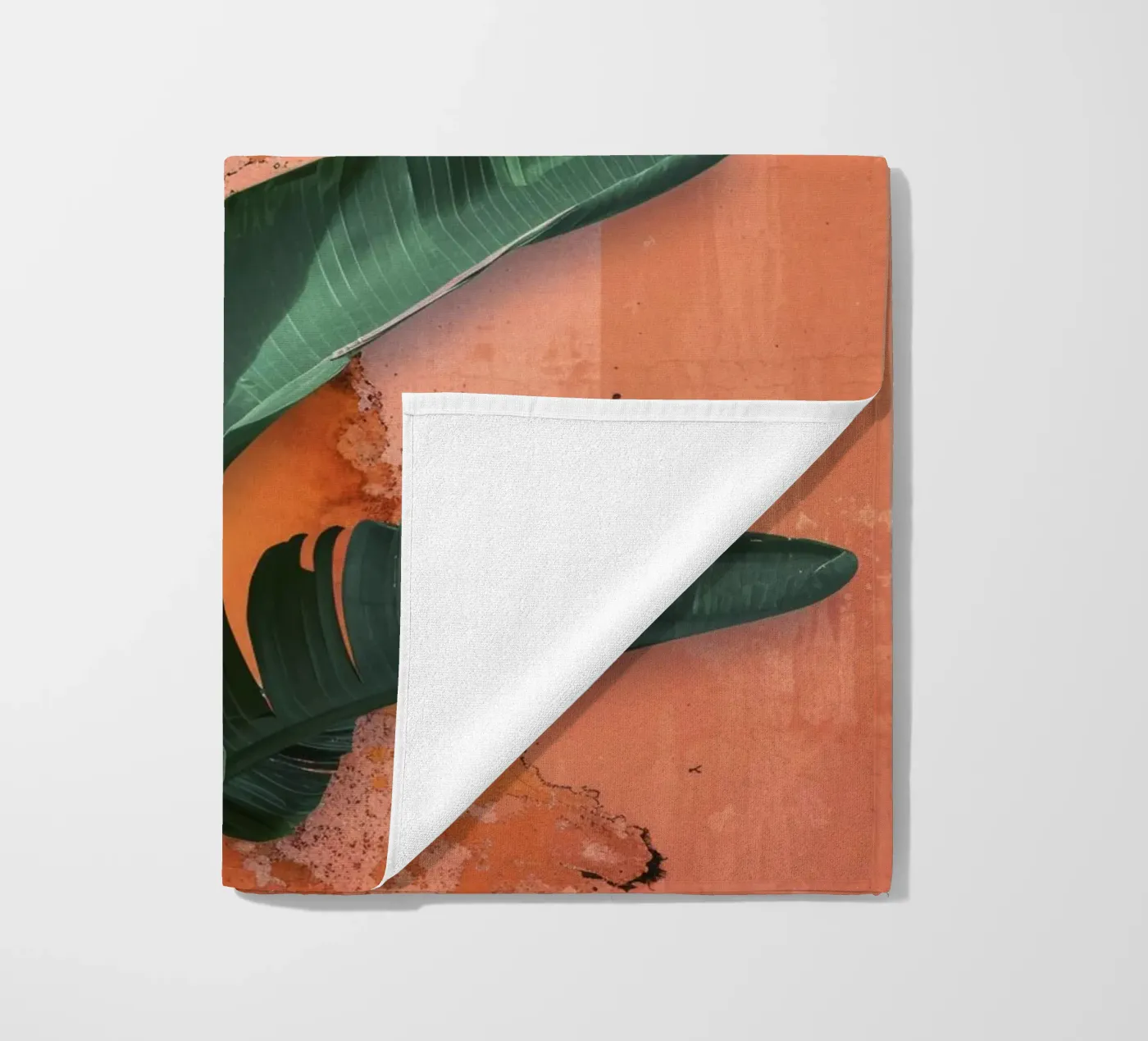 Backyard Palms Strandtuch von treechild