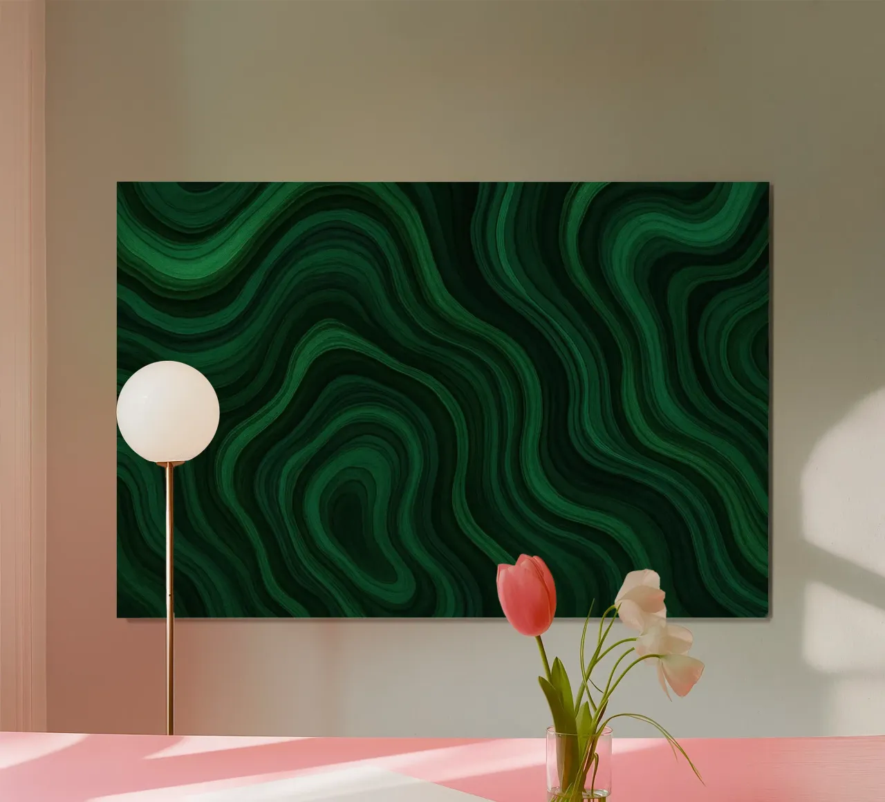 Turbine di malachite poster con telaio in legno da Chromatic Fusion Studio