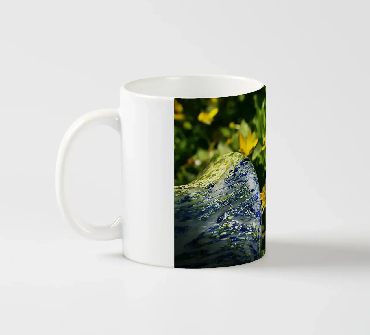 Fiori di campo gialli e vaso caduto - Racconto botanico tazza in ceramica da jay