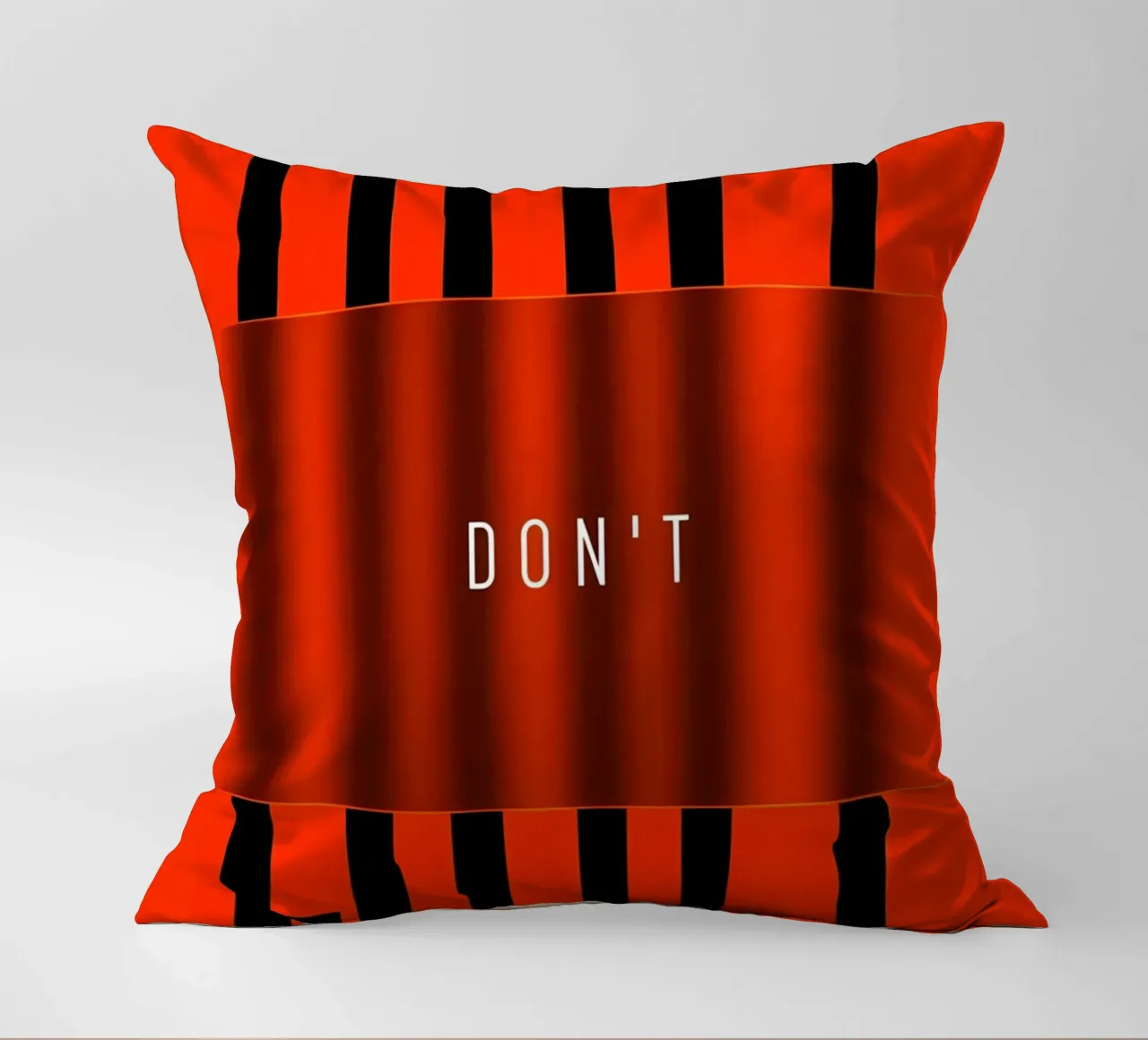 'QUIT and 'DONT cuscino da Type & Tape