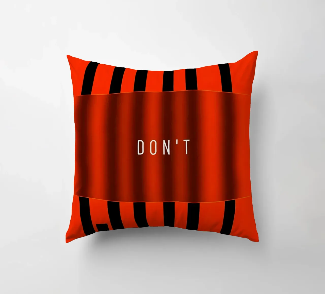 'QUIT and 'DONT cuscino da Type & Tape