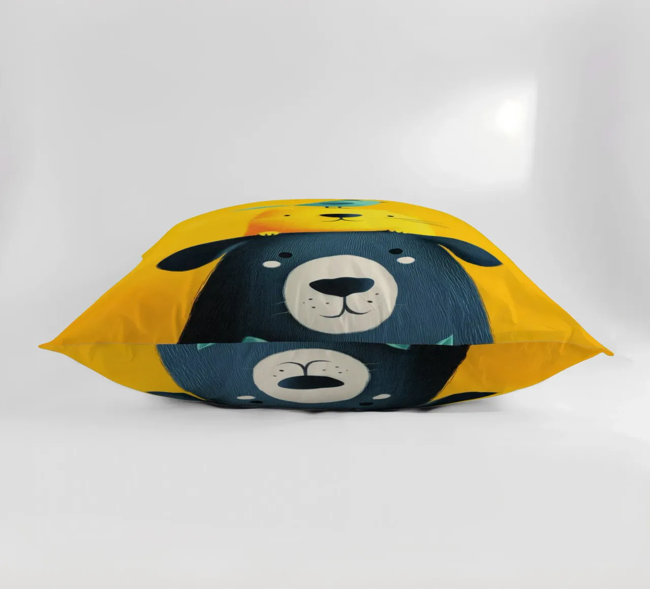 Bear, Cat, Cat, Bird cuscino da Kiara