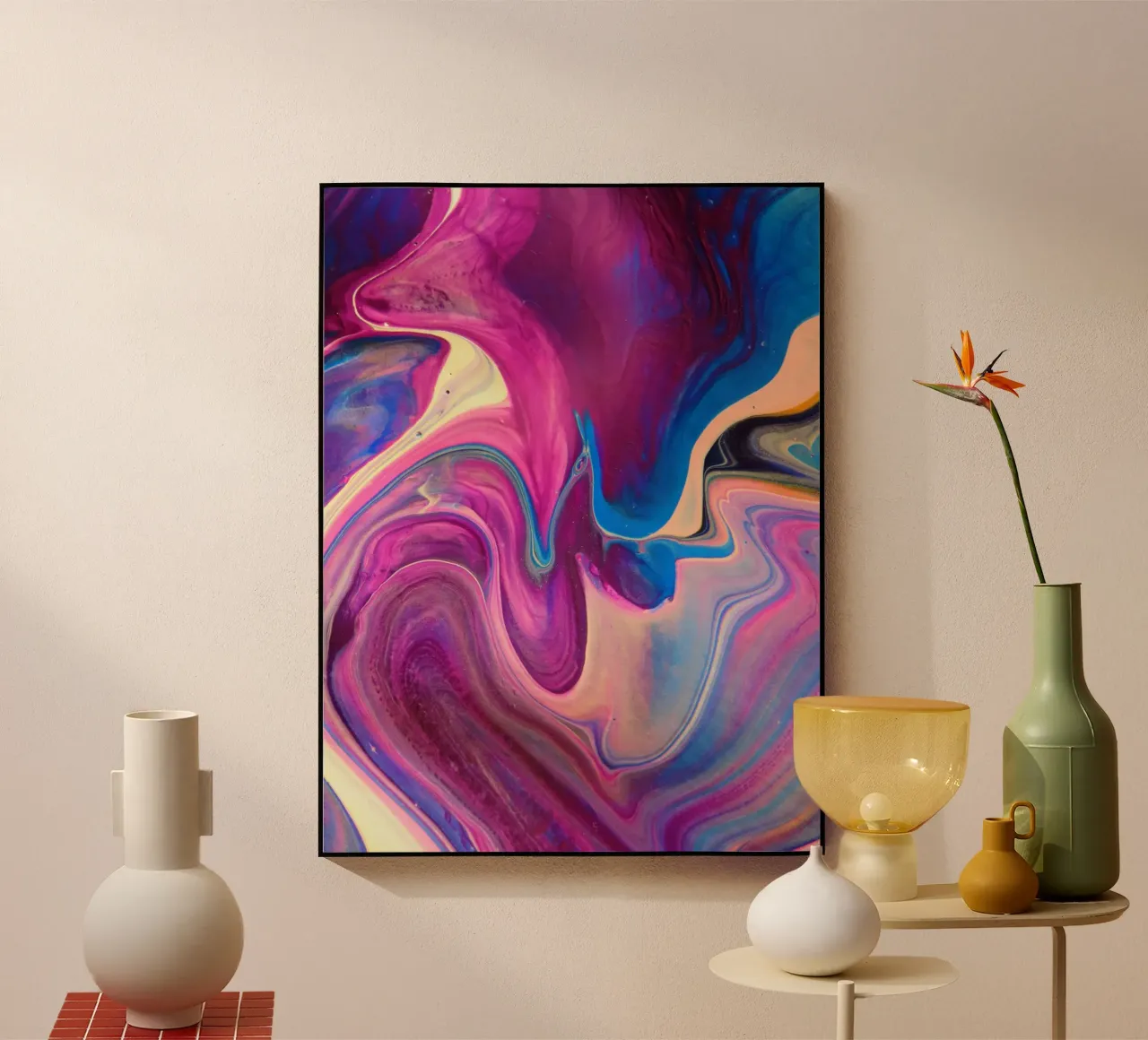 Exhibition Pink plexiglass da Joshua Holmes