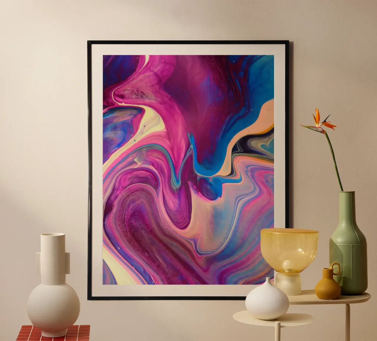 Mostra Rosa poster con telaio in legno da Joshua Holmes
