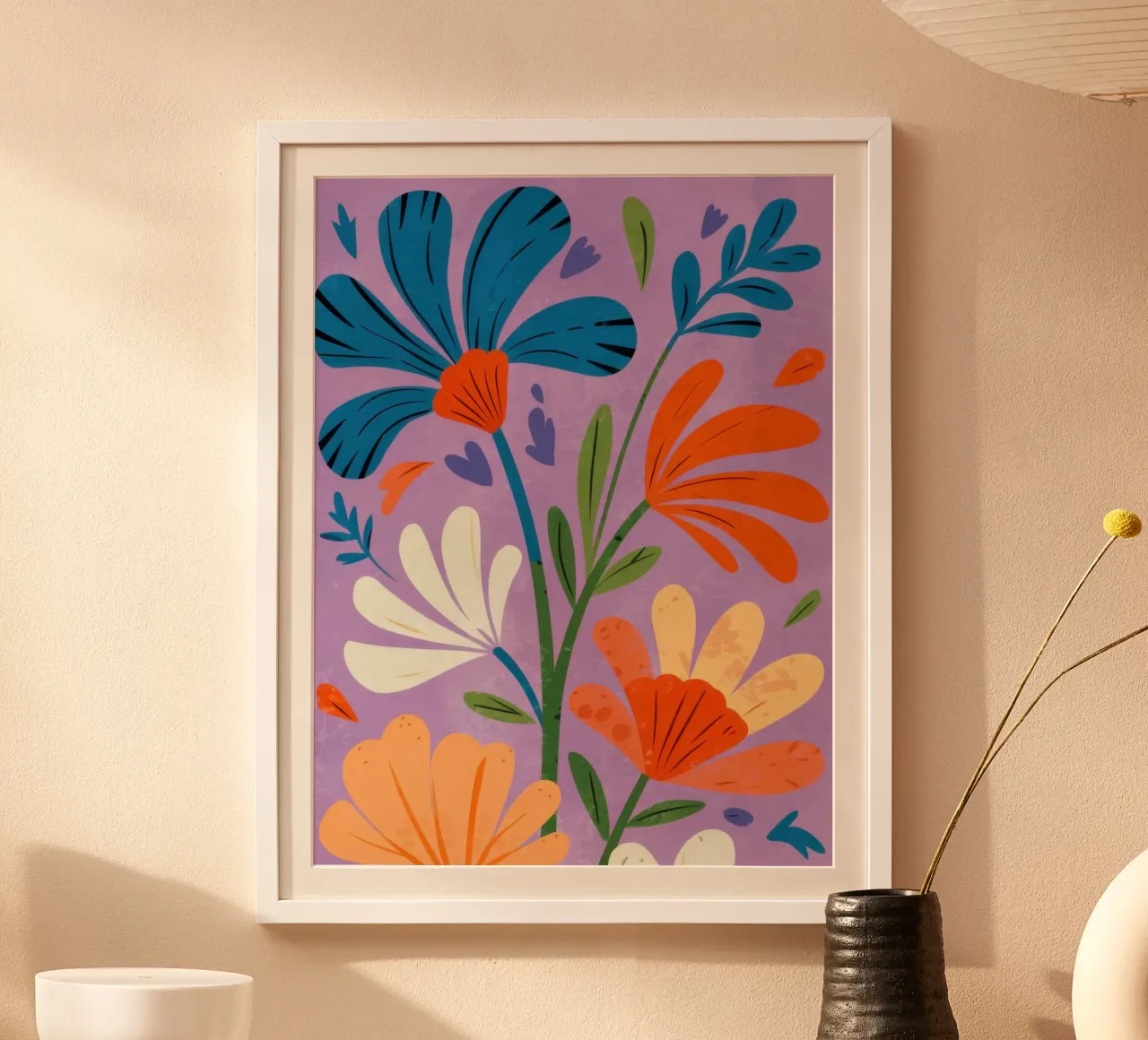 Fantasia floreale viola poster con telaio in legno da Nova Glaze