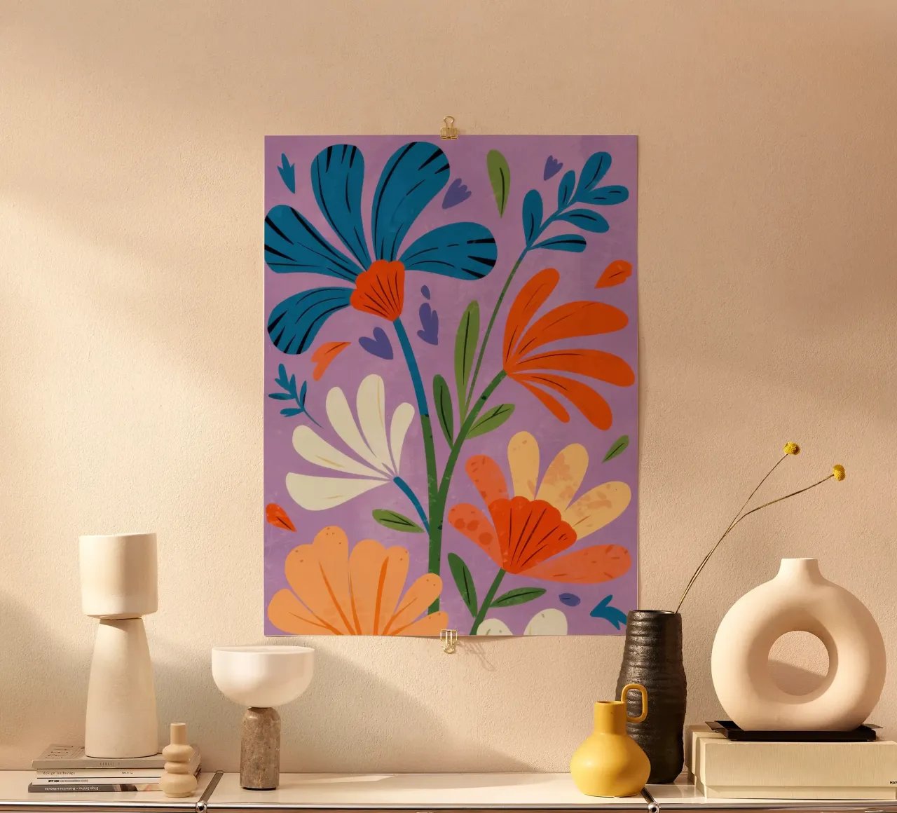 Fantasia floreale viola poster con telaio in legno da Nova Glaze