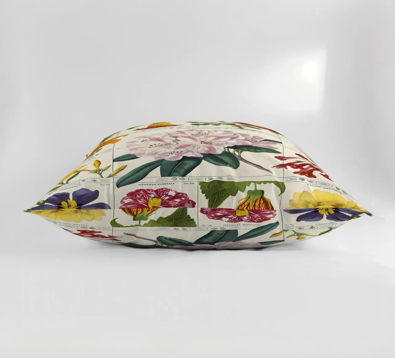 fiore botanico cuscino da Amber Hughes