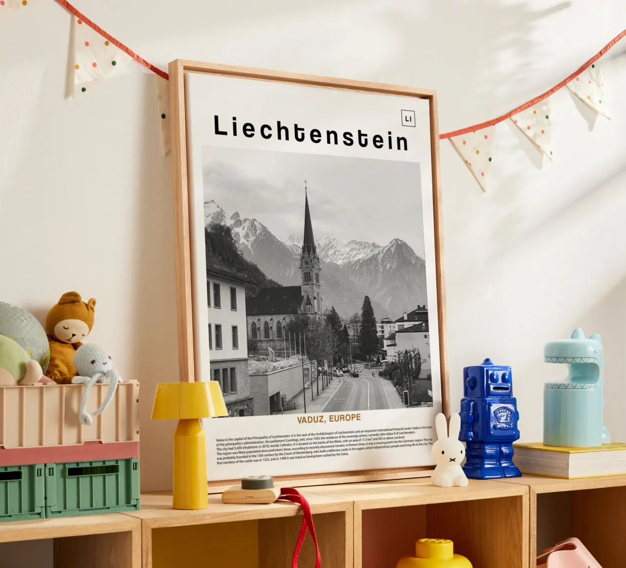 Arte murale di Vaduz, Liechesten, Europa tela con Cornice a cassetta da ✈ world in frame