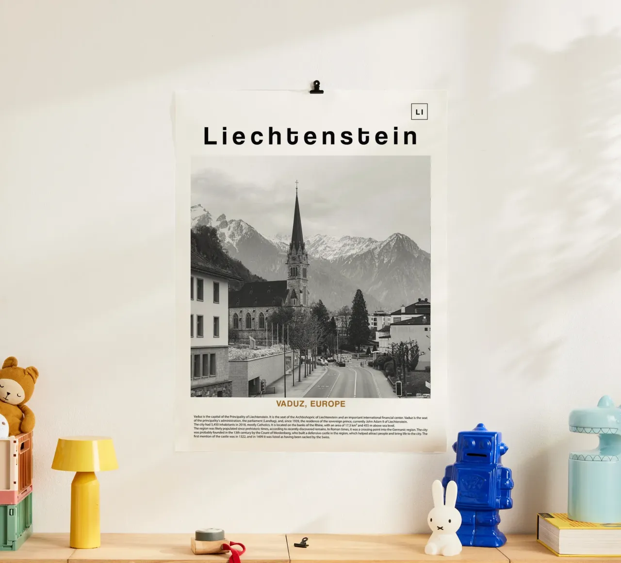 Arte murale di Vaduz, Liechesten, Europa poster con telaio in plastica da ✈ world in frame