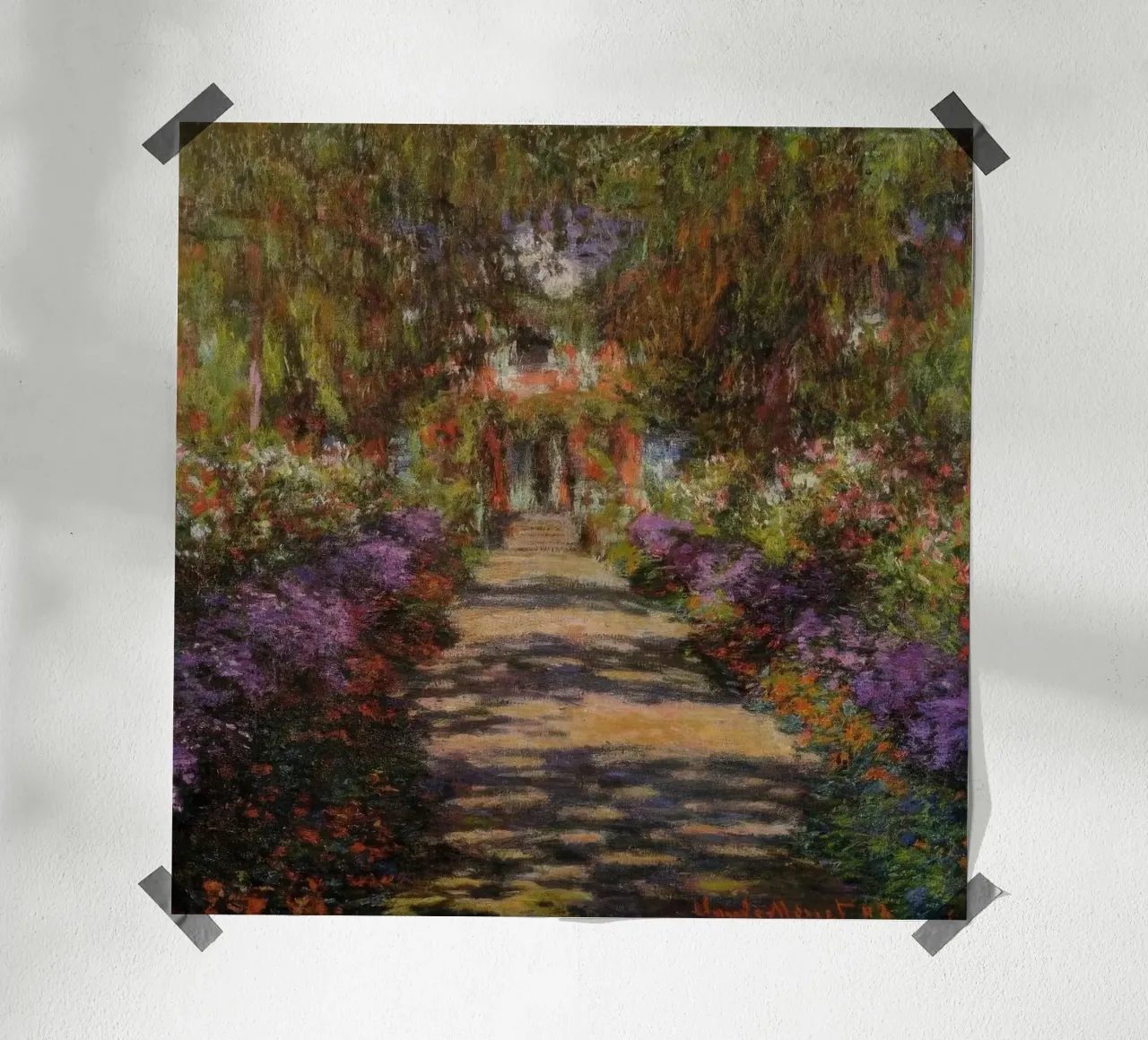 Claude Monet Weg in Monets Garten in Giverny Poster mit Aluminium Rahmen von clay bobby