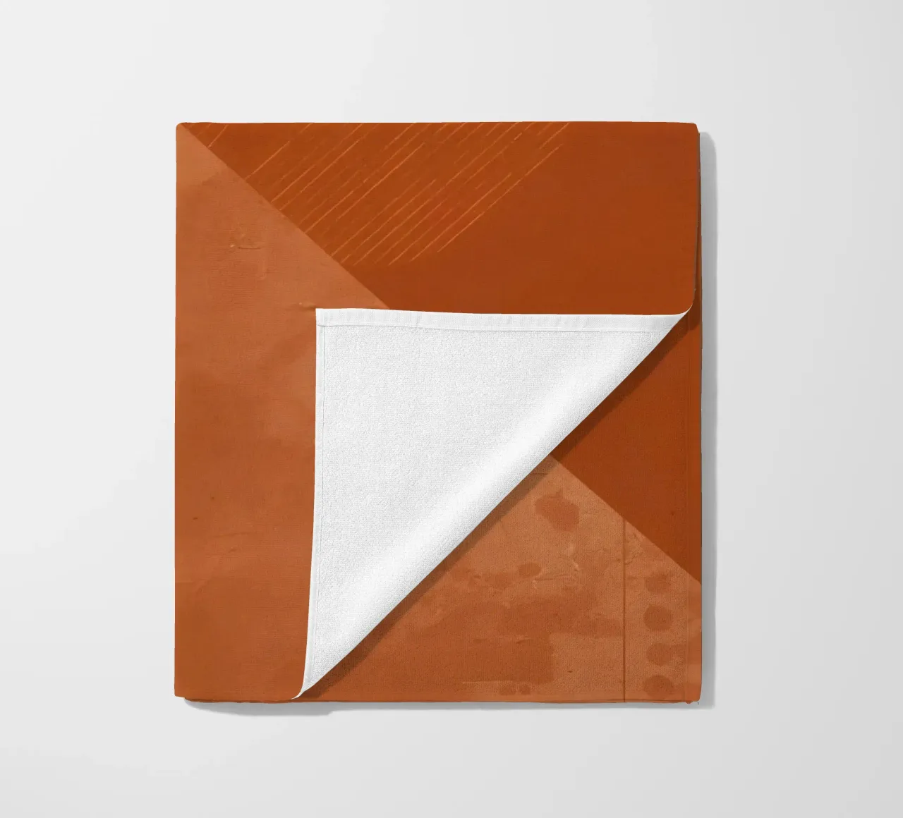 Astratto geometrico con triangoli, cerchi e linee in beige telo mare da DesignDoodle