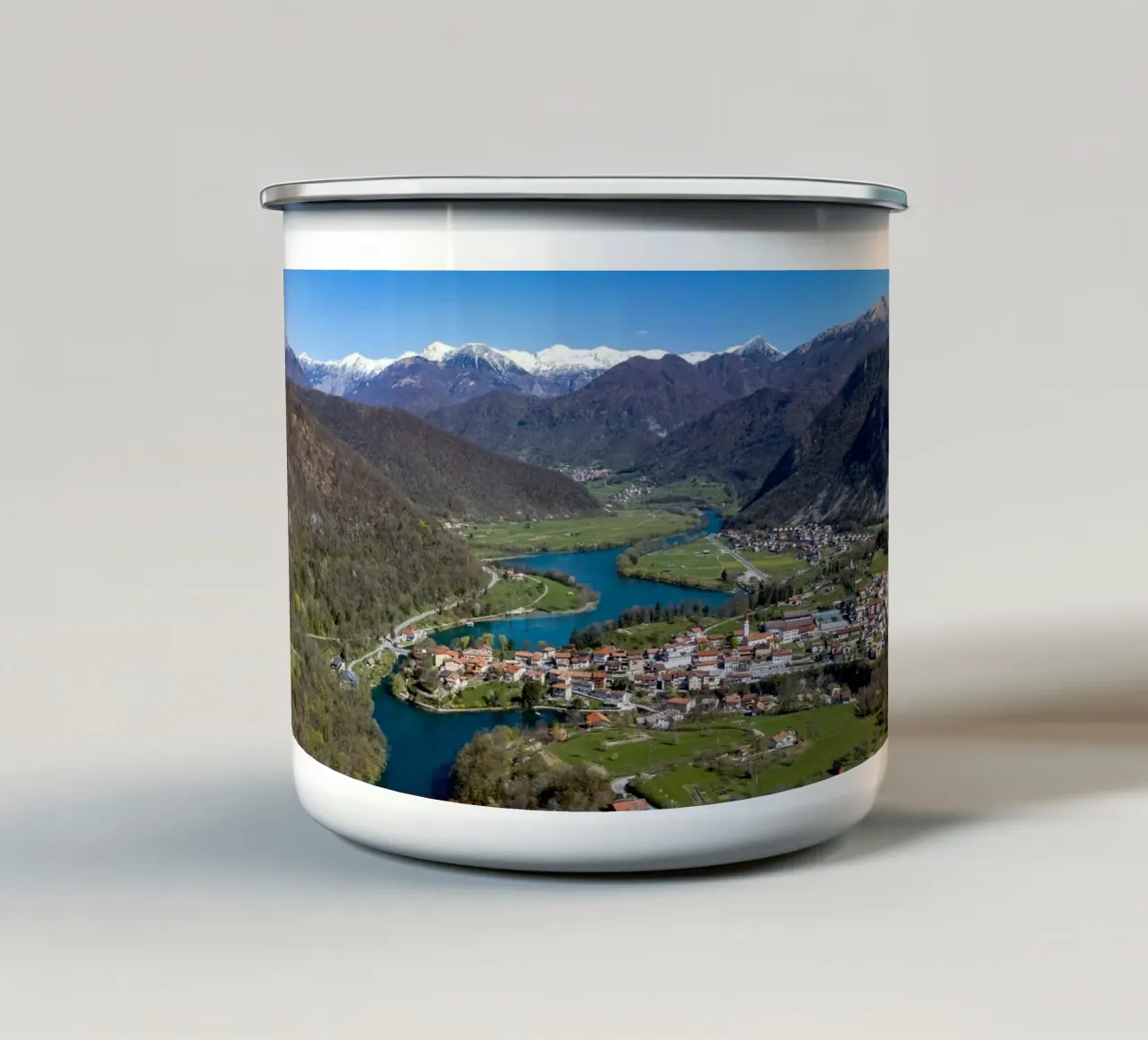 Piccola città in Slovenia tazza in smalto da anderm