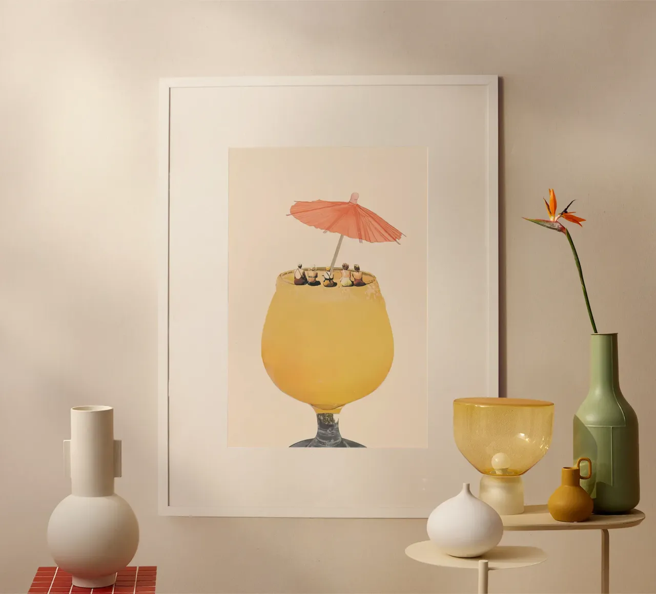 Vacanze in un bicchiere 2 Maarten Leon poster con telaio in plastica da Stacey Stubbs