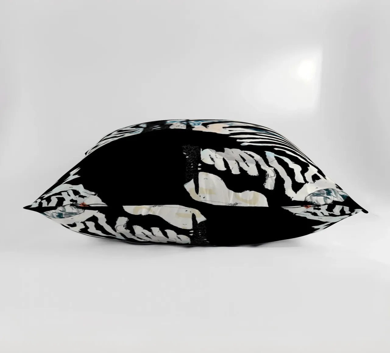 zebra3 cuscino da Giulio Iurissevich