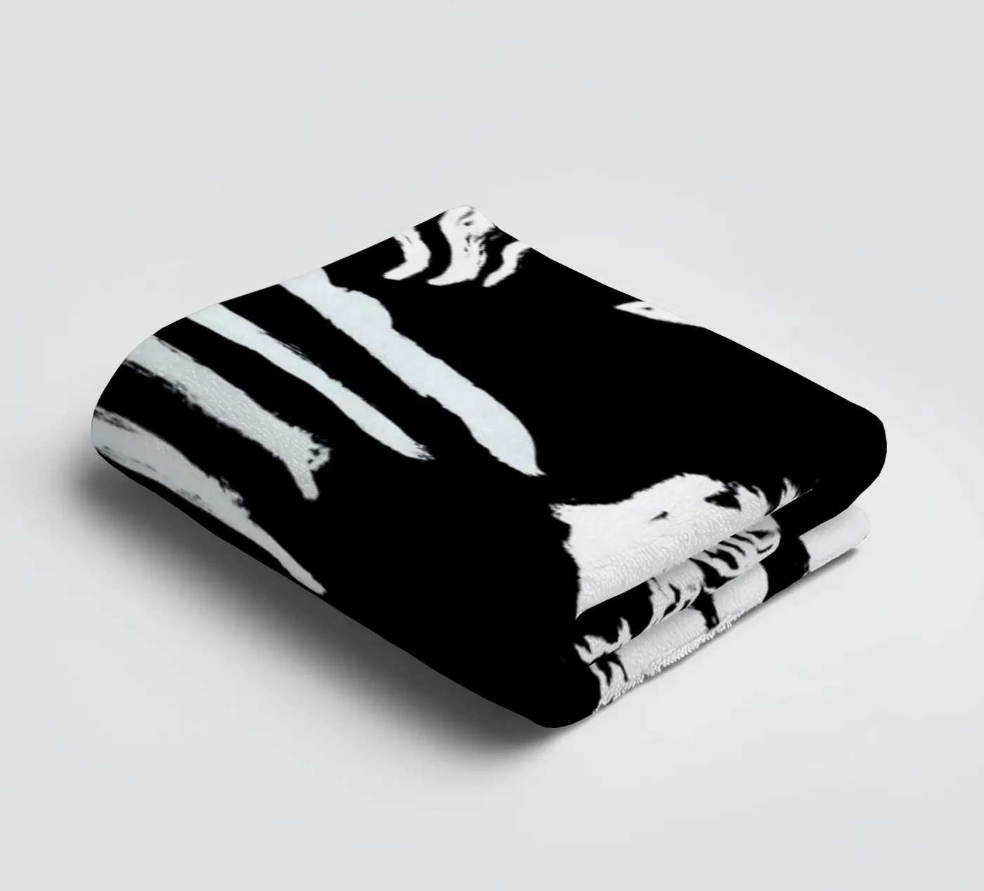 zebra3 badhanddoek van Giulio Iurissevich