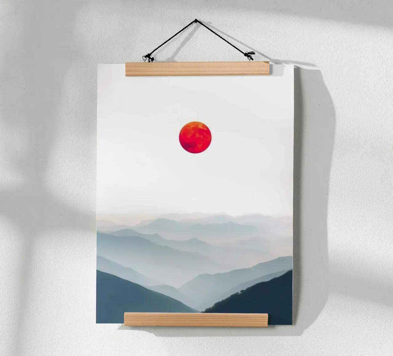 Un globo cremisi su montagne nebbiose: Un sereno omaggio all'Ukiyo-e poster da Artistic-shop