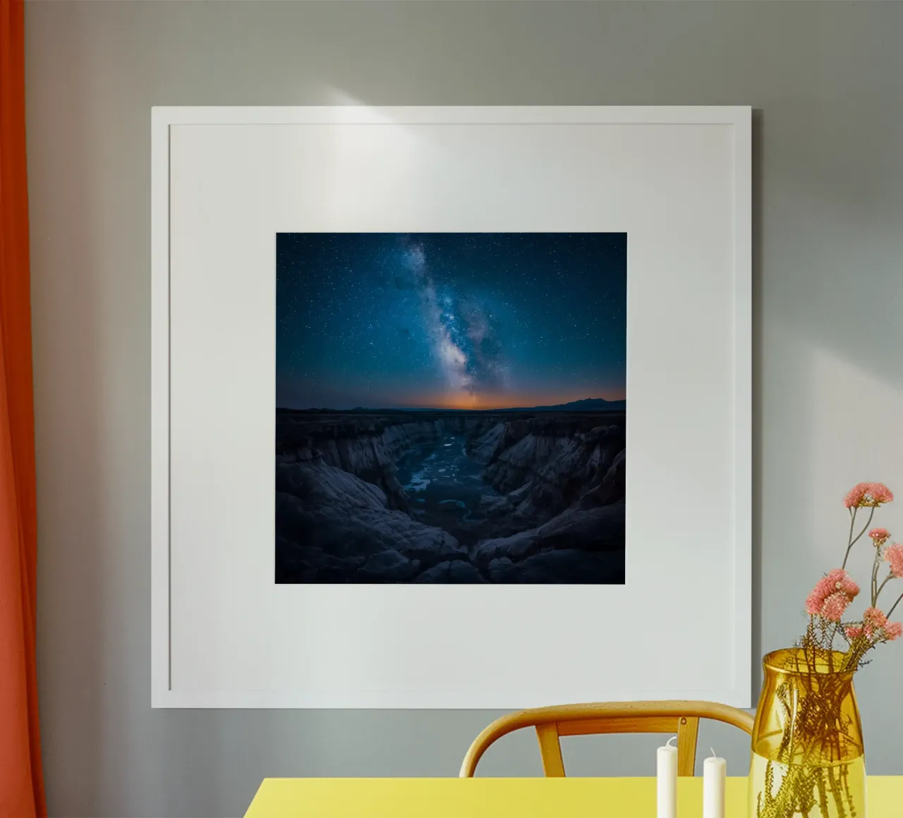 Paesaggio del canyon di notte con la Via Lattea poster con telaio in alluminio da DesignDoodle