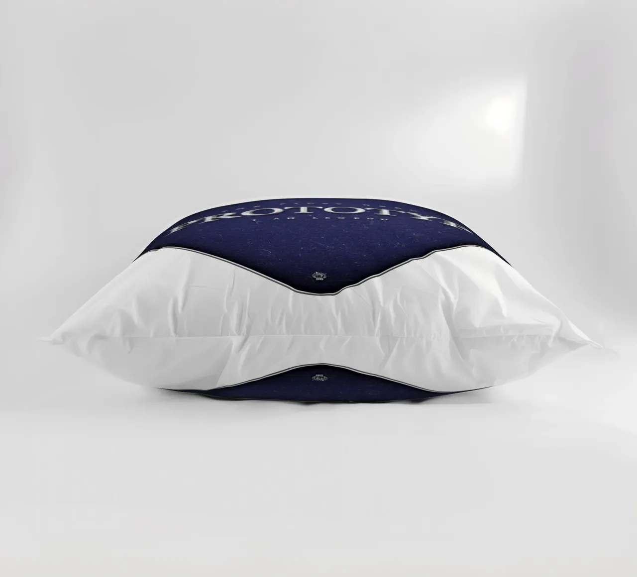 Prototyp - The First Hero cuscino da Black Sign Artwork