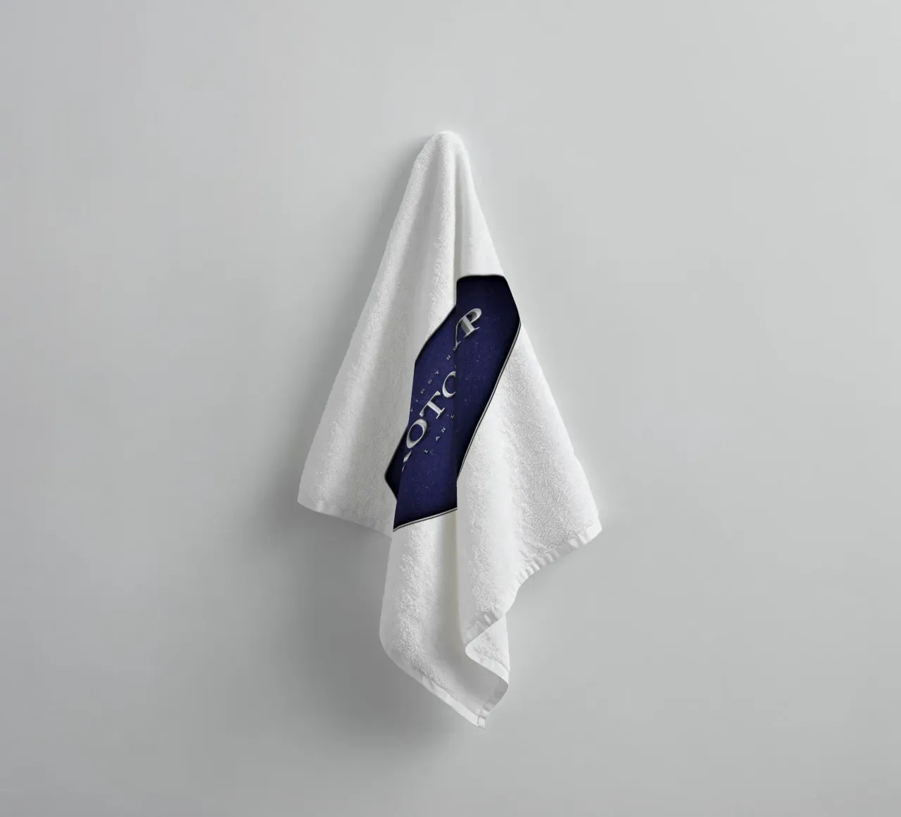 Prototyp - The First Hero asciugamano da bagno da Black Sign Artwork