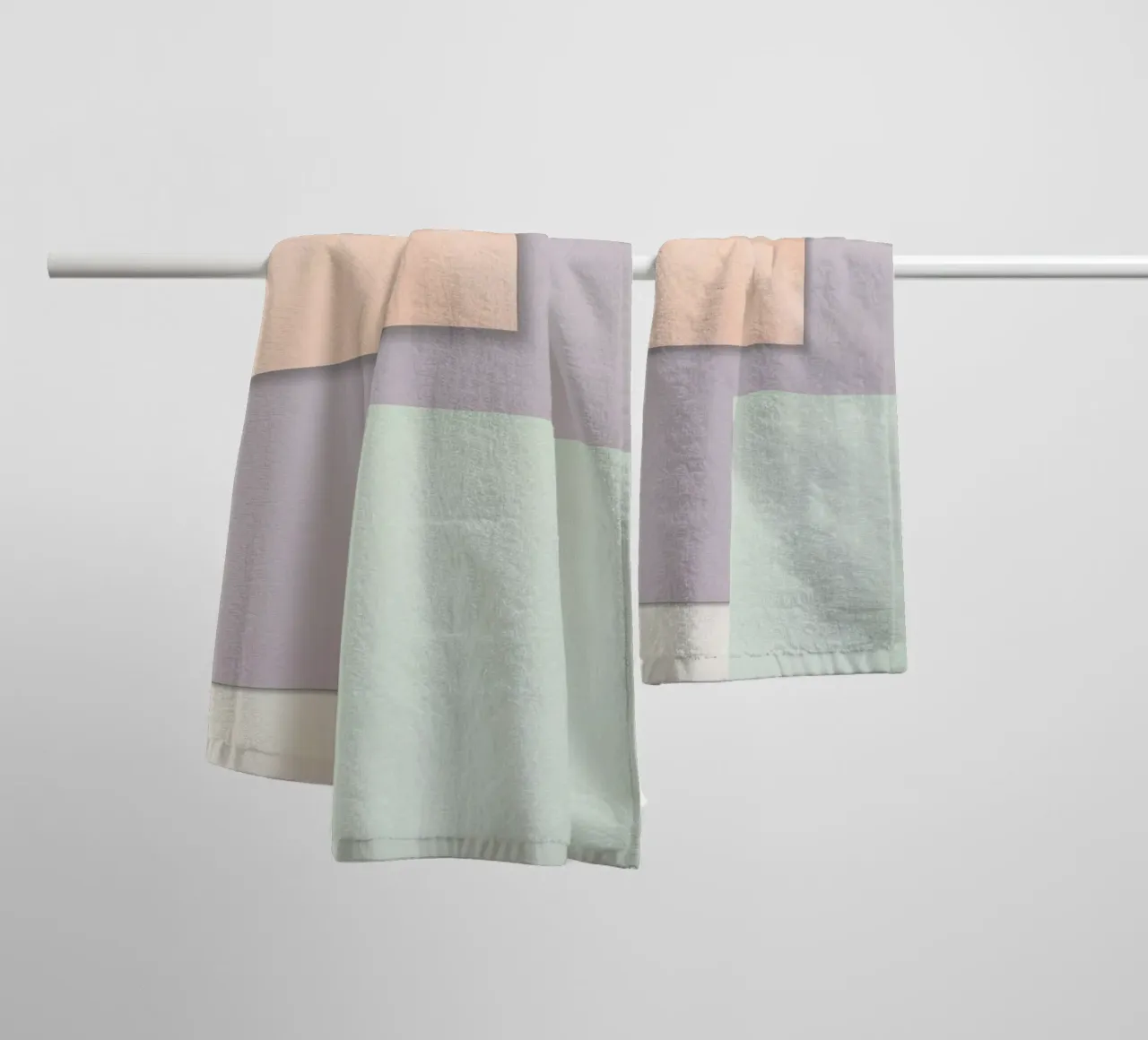 Fogli di carta rettangolari sovrapposti Verde lavanda pesca asciugamano da bagno da DesignDoodle