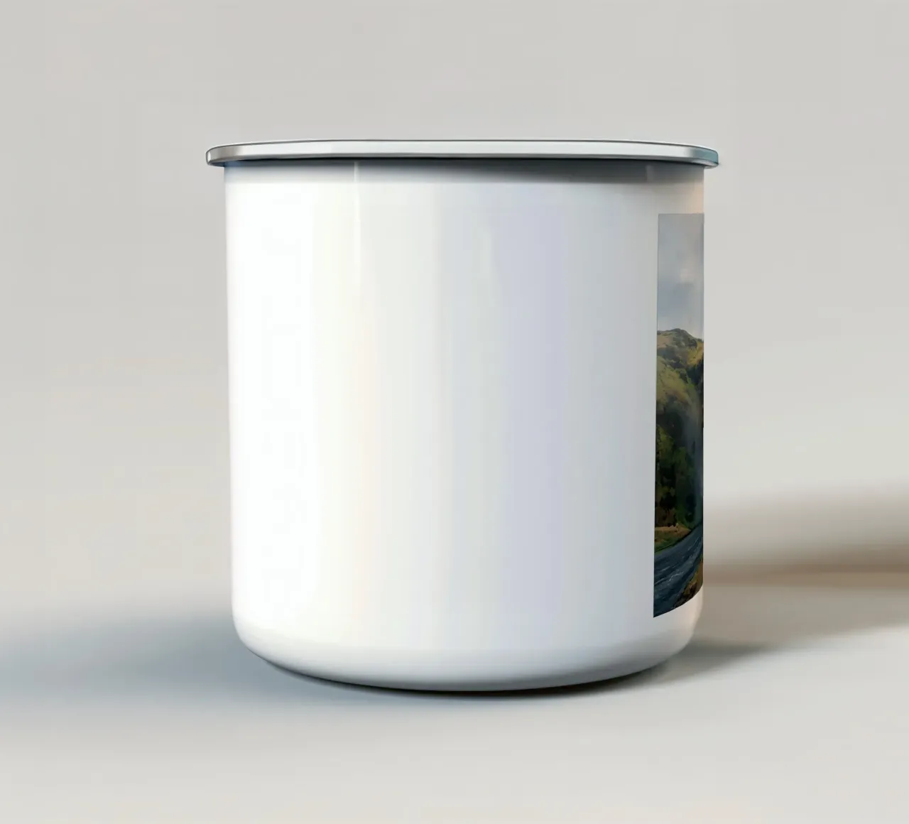 Cascata di acqua calda tazza in smalto da DesignDoodle