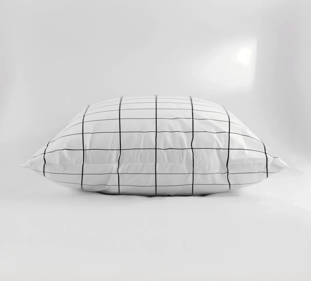 Minimal Basic Classic Grande Griglia | Bianco e Nero cuscino da Beauty in Simplicity