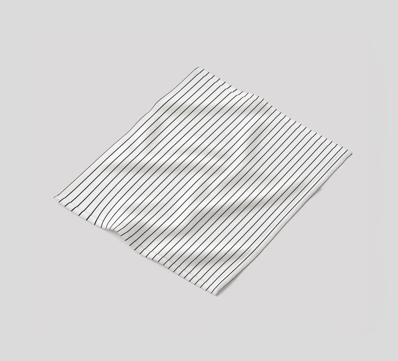 Minimal Basic Klassischer Nadelstreifen | Schwarz auf Weiß Fleecedecke von Beauty in Simplicity