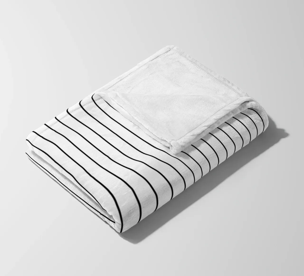 Minimal Basic Klassischer Nadelstreifen | Schwarz auf Weiß Fleecedecke von Beauty in Simplicity