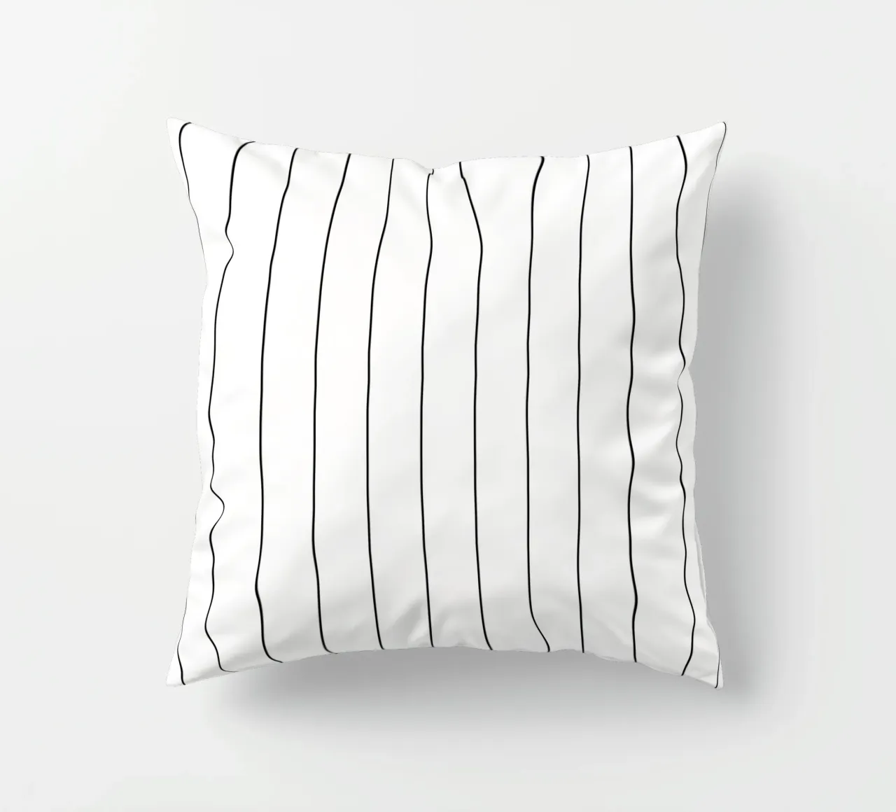 Minimal Basic Classic Stripes | Nero su bianco cuscino da Beauty in Simplicity