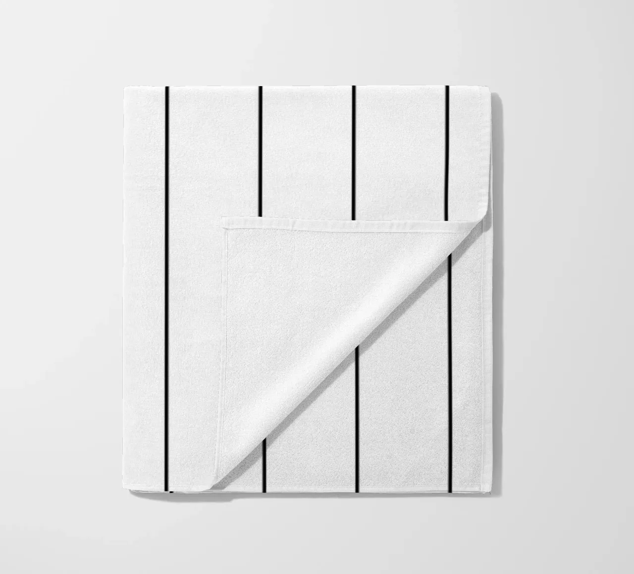 Minimal Basic Classic Stripes | Nero su bianco telo mare da Beauty in Simplicity