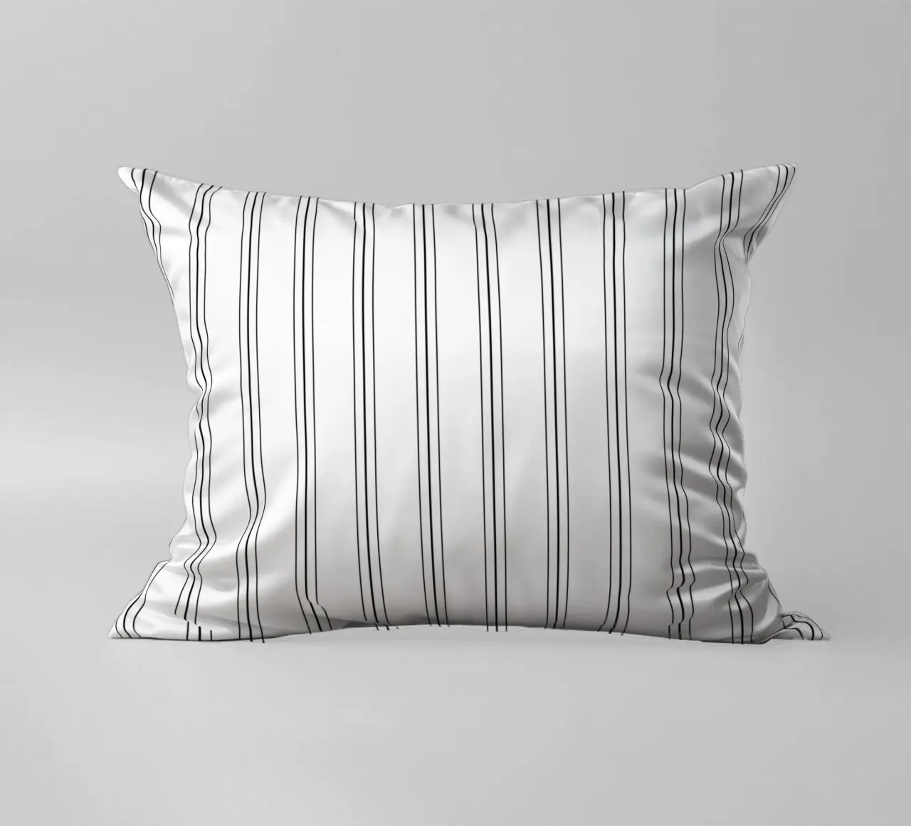 Minimal Classic Scandi a righe miste | Nero su bianco cuscino da Beauty in Simplicity