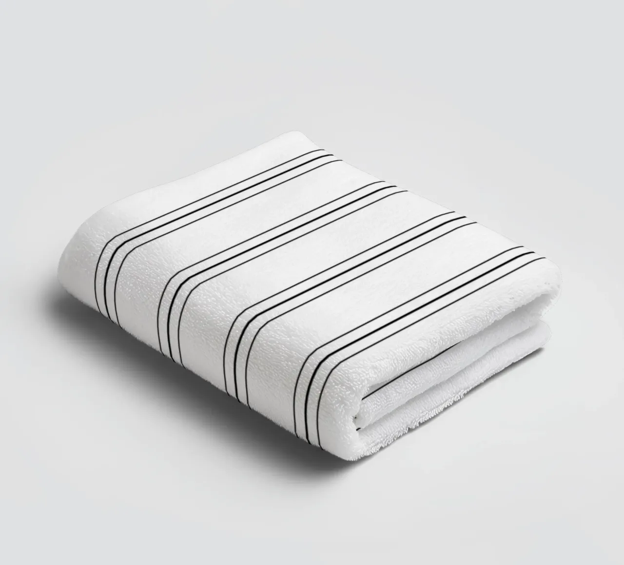 Minimal Classic Scandi a righe miste | Nero su bianco asciugamano da bagno da Beauty in Simplicity