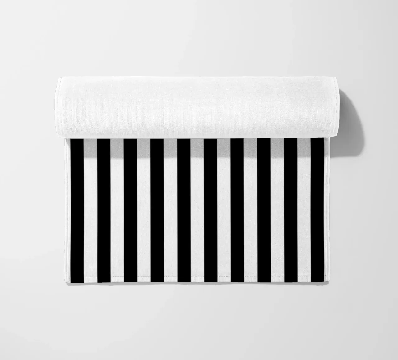 Minimal Basic Bold Stripes 1 | Nero su bianco telo mare da Beauty in Simplicity
