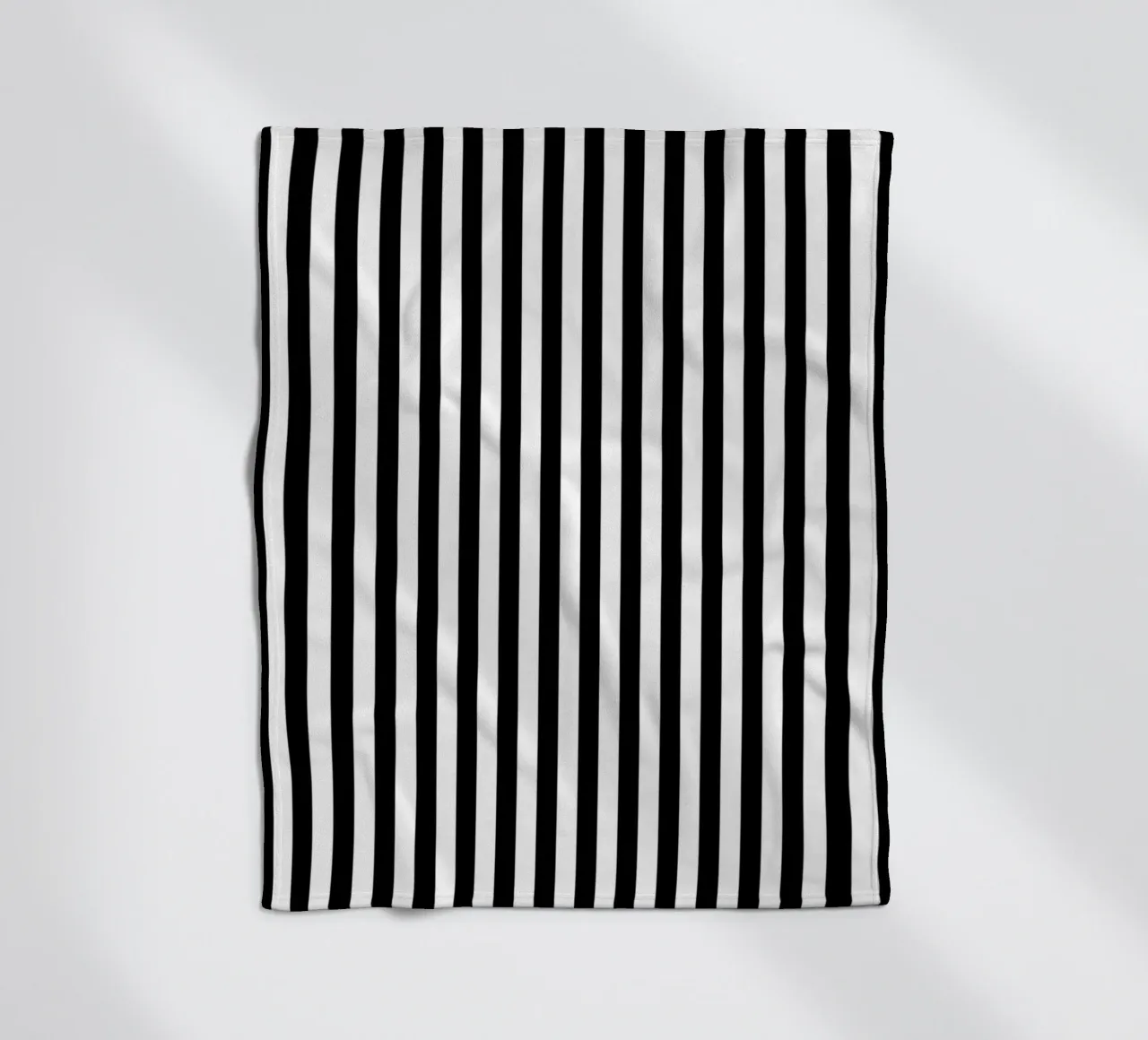 Minimal Basic Bold Stripes 1 | Nero su bianco coperta in pile da Beauty in Simplicity