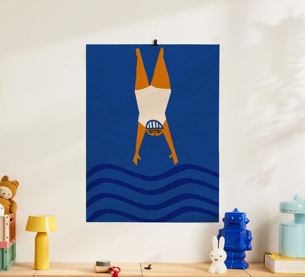 Wildschwimmender Taucher Poster von Fox & Velvet