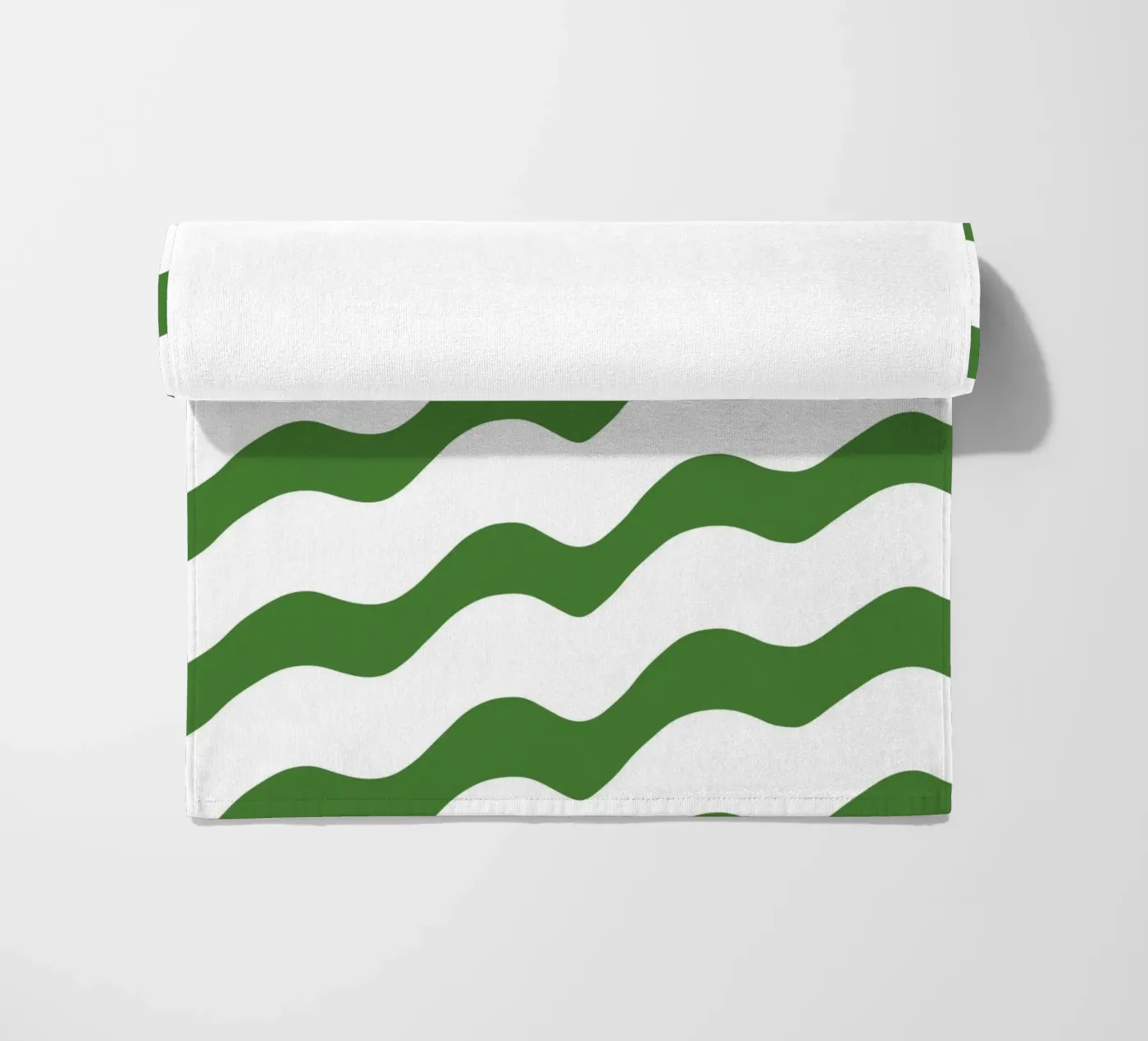 Wellenmuster 14 Strandtuch von Little Dean