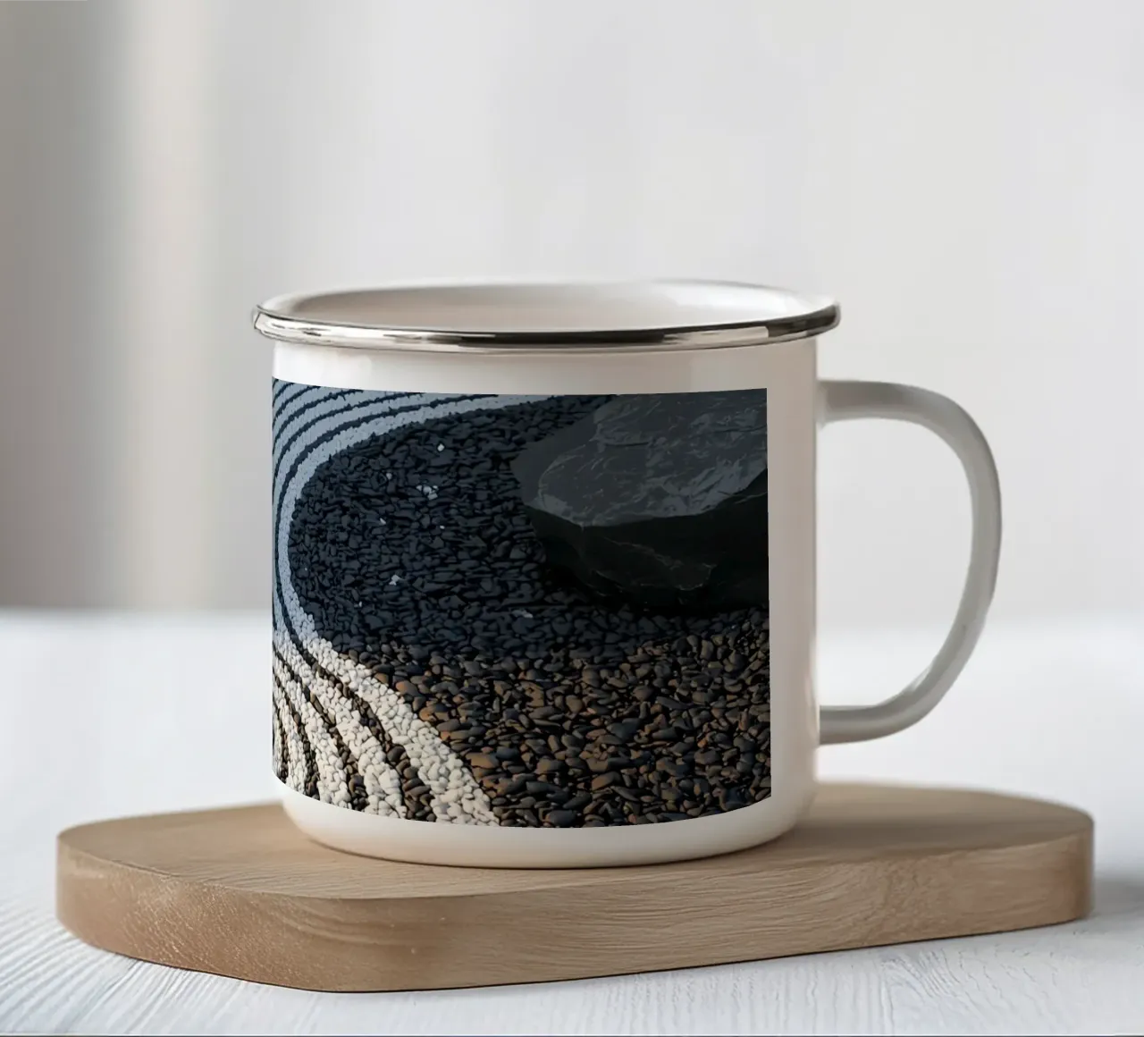Giardino zen con bonsai e rocce dal design a ciottoli tazza in smalto da DesignDoodle