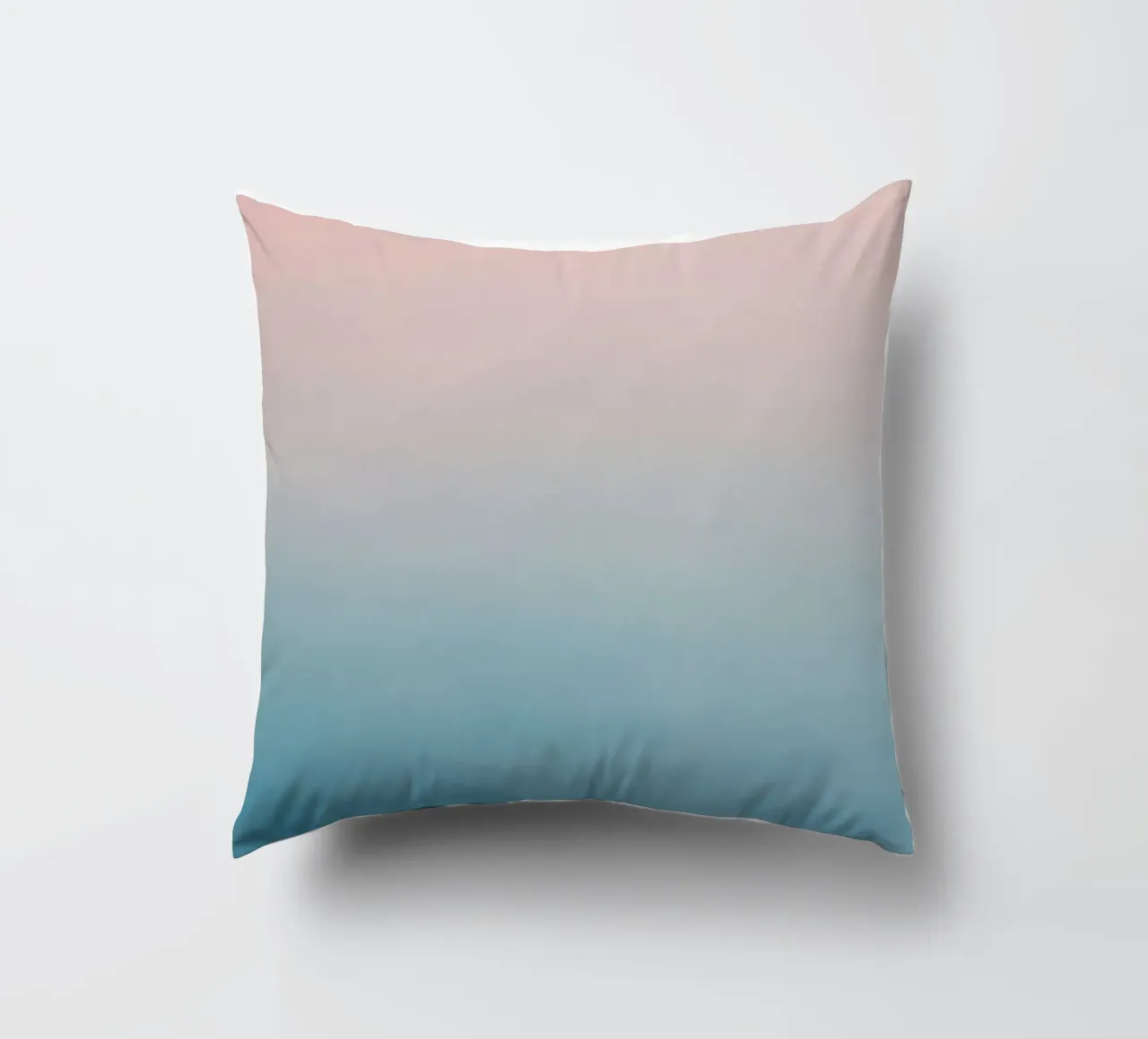 Gradiente di colori pastello - Mare calmo all'alba cuscino da Euphoria Theresa