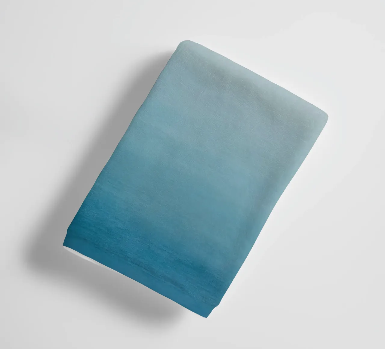 Gradiente di colori pastello - Mare calmo all'alba asciugamano da bagno da Euphoria Theresa