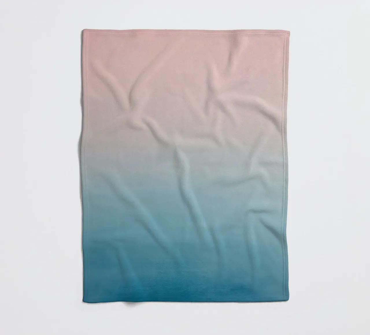 Gradiente di colori pastello - Mare calmo all'alba coperta in pile da Euphoria Theresa