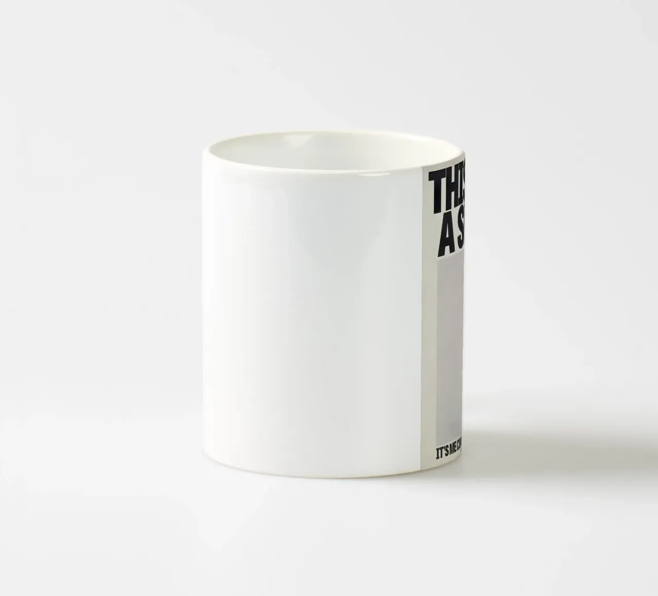 "THIS NOT A SHRIMP" tazza in ceramica da Type & Tape