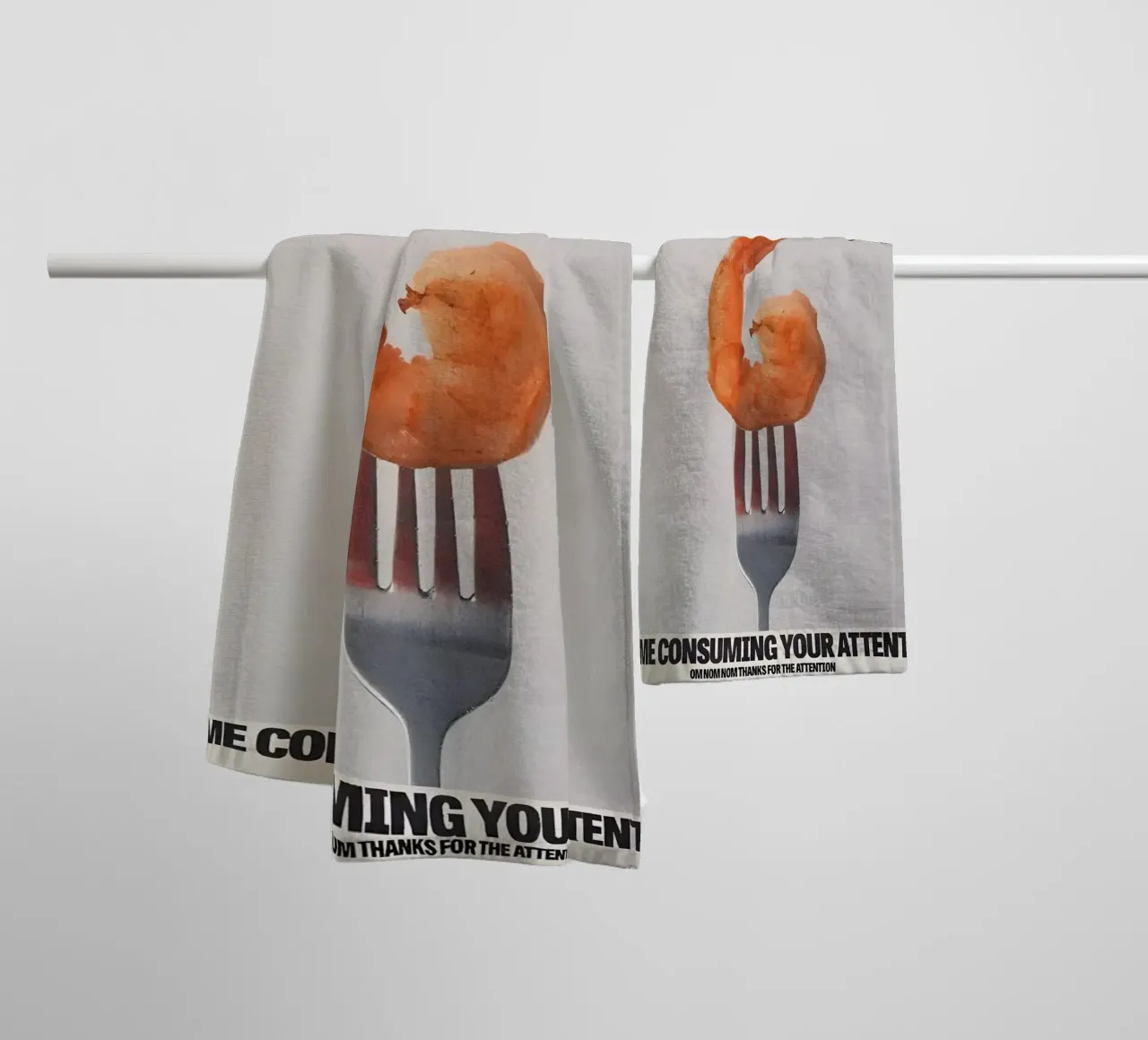 "THIS NOT A SHRIMP" asciugamano da bagno da Type & Tape