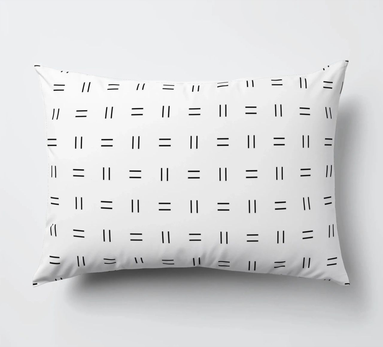 Linee doppie minimaliste scandivano | Nero su bianco cuscino da Beauty in Simplicity