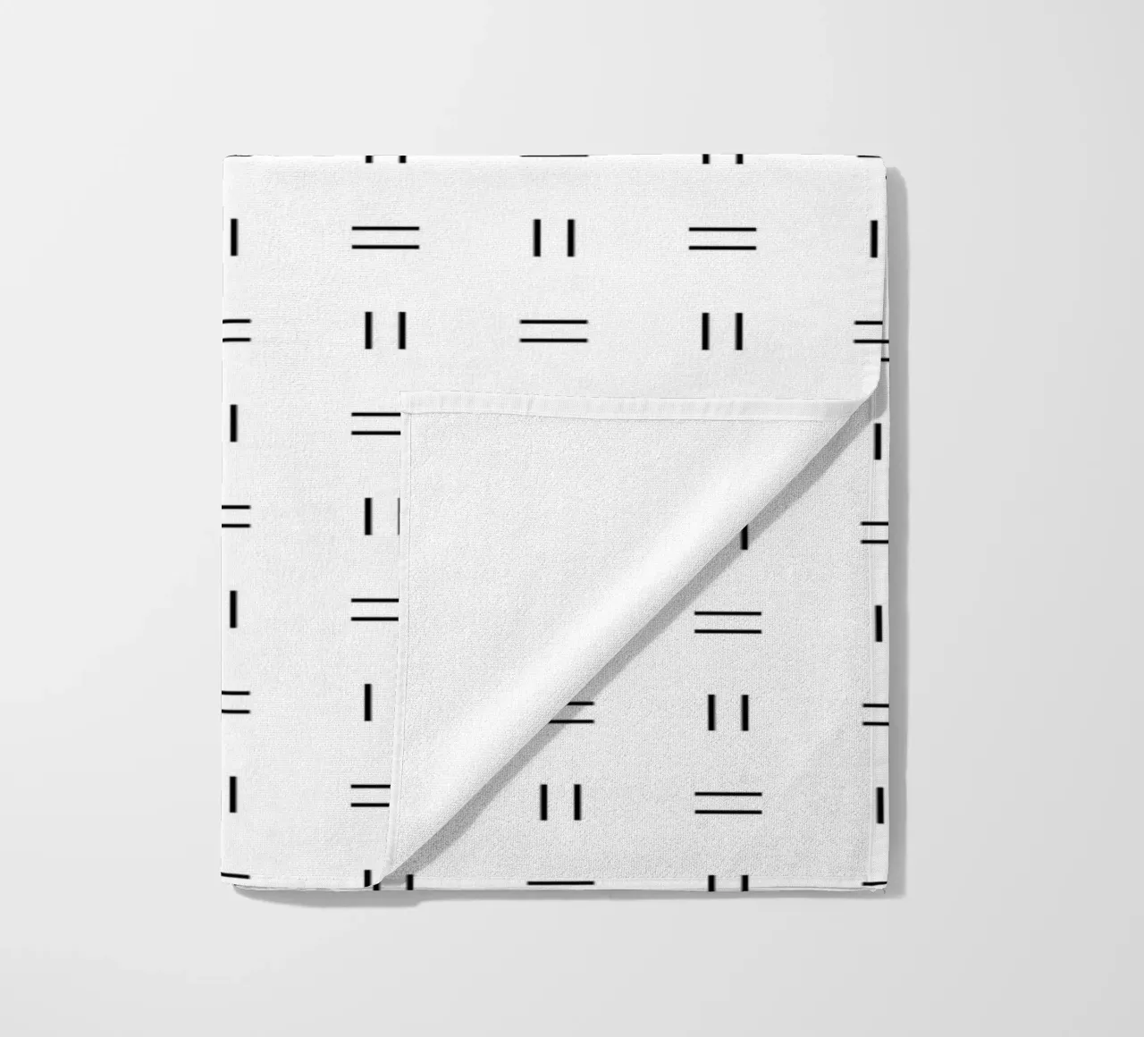 Linee doppie minimaliste scandivano | Nero su bianco telo mare da Beauty in Simplicity